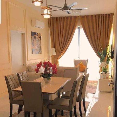קוטה בארו Aleeya Suite @ Troika Residence מראה חיצוני תמונה